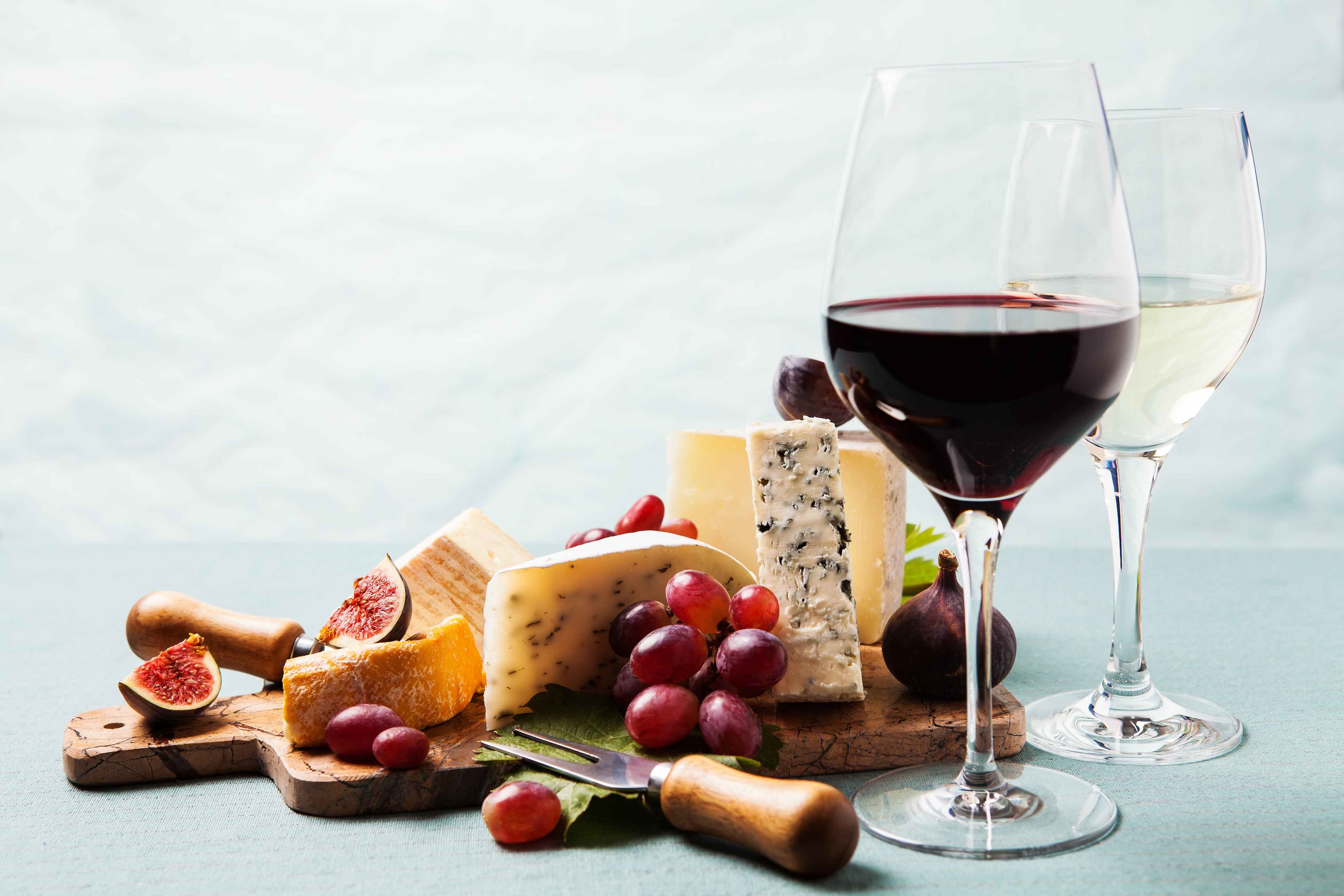 Ultimate Guide to Cheese and Meat Pairing: Perfect Combinations for Every Occasion 4 Ultimate Guide to Cheese and Meat Pairing: Perfect Combinations for Every Occasion